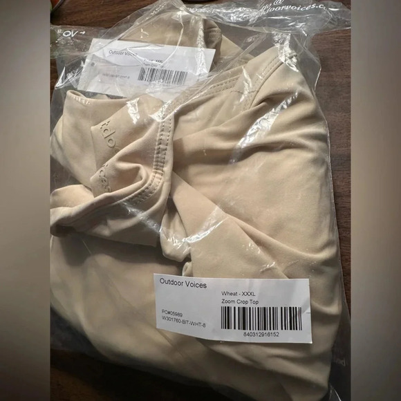 Outdoor Voices Zoom beige cropped tank with built in bra NWT - Picture 7 of 7
